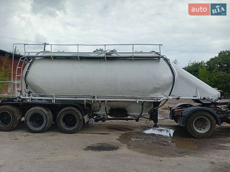Цементовоз Spitzer Silos 1990 в Івано-Франківську