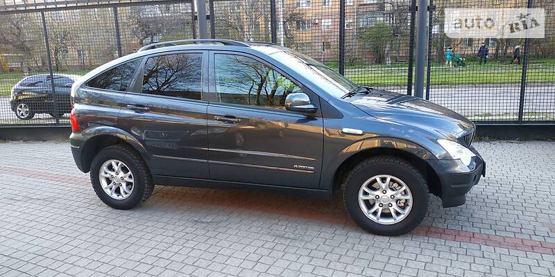 Позашляховик / Кросовер SsangYong Actyon 2011 в 
