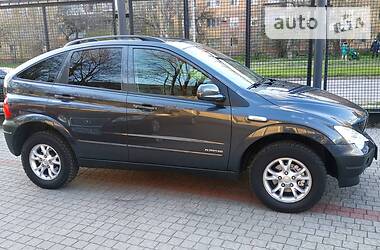 Позашляховик / Кросовер SsangYong Actyon 2011 в 