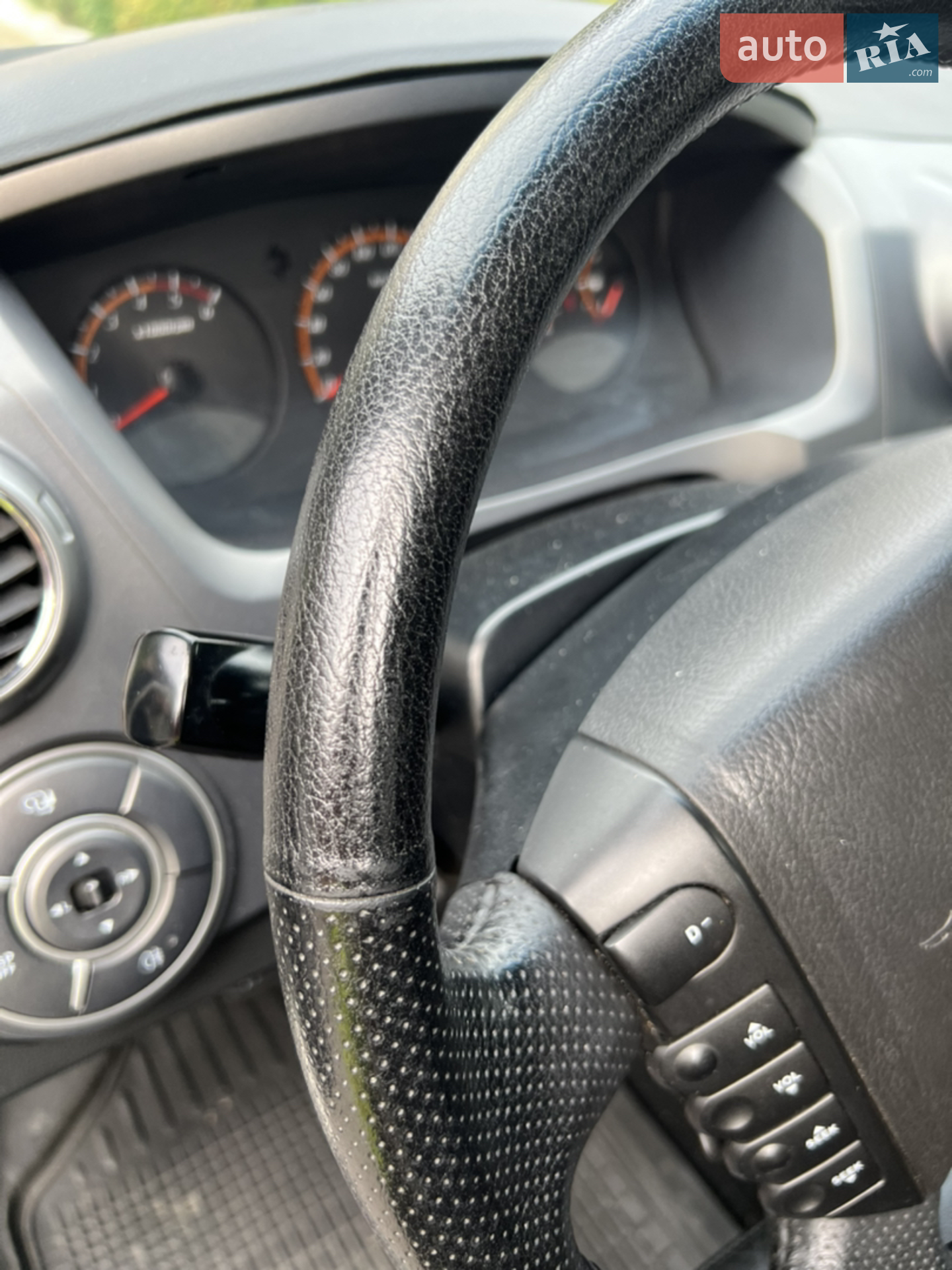 2012 SsangYong Actyon - мініатюра 18