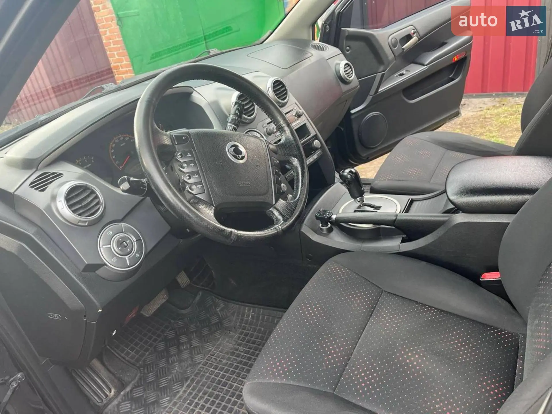 2010 SsangYong Actyon - мініатюра 5