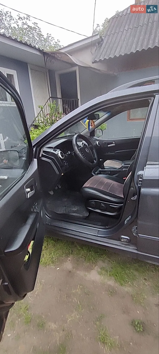 2010 SsangYong Actyon - мініатюра 5