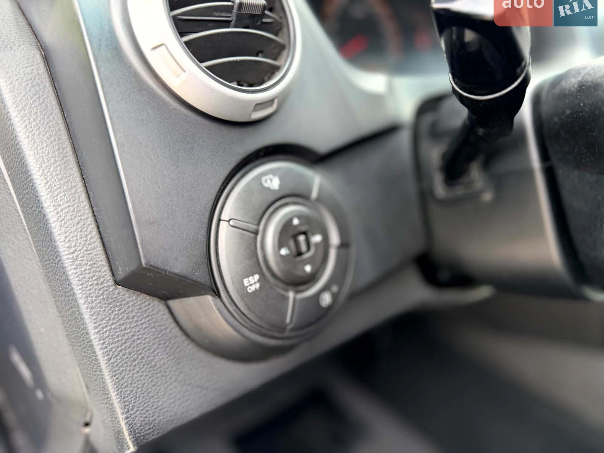 2012 SsangYong Actyon - мініатюра 15