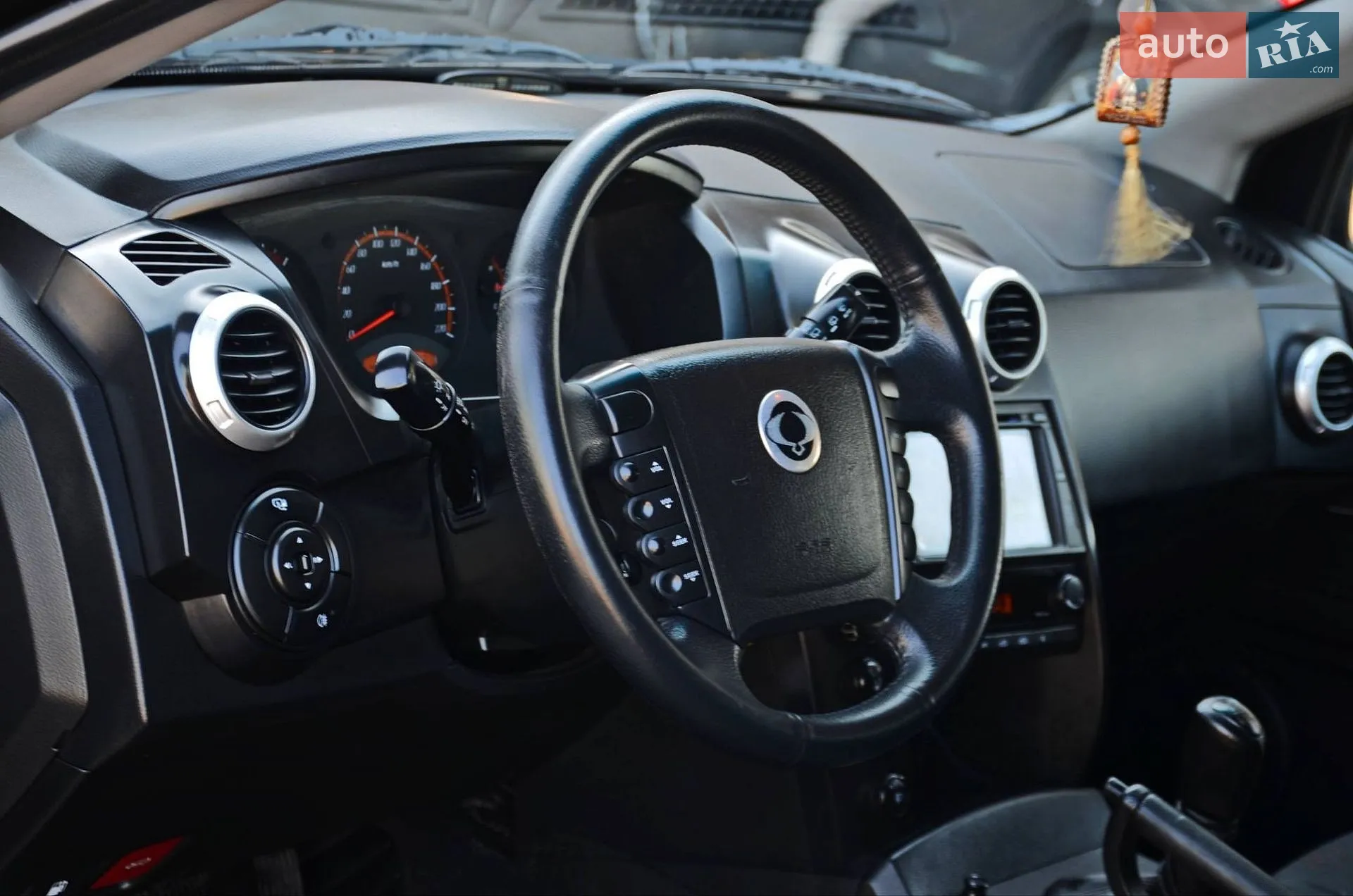 2011 SsangYong Actyon - мініатюра 7