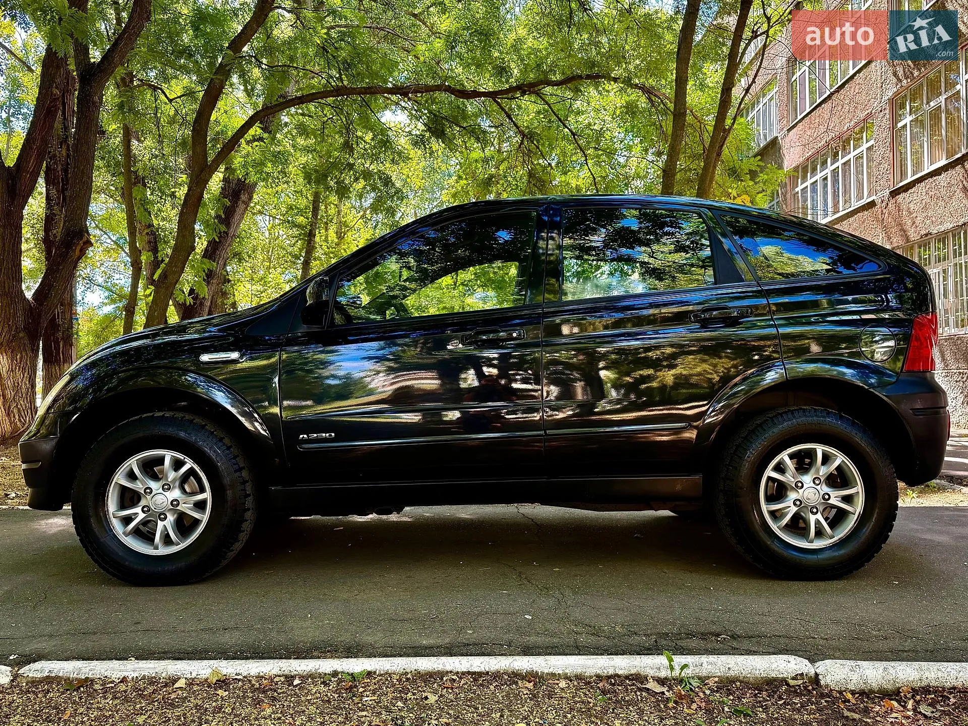 2010 SsangYong Actyon - мініатюра 4