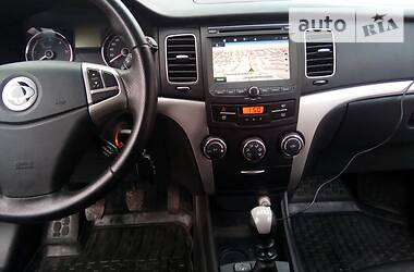 Позашляховик / Кросовер SsangYong Korando 2012 в 
