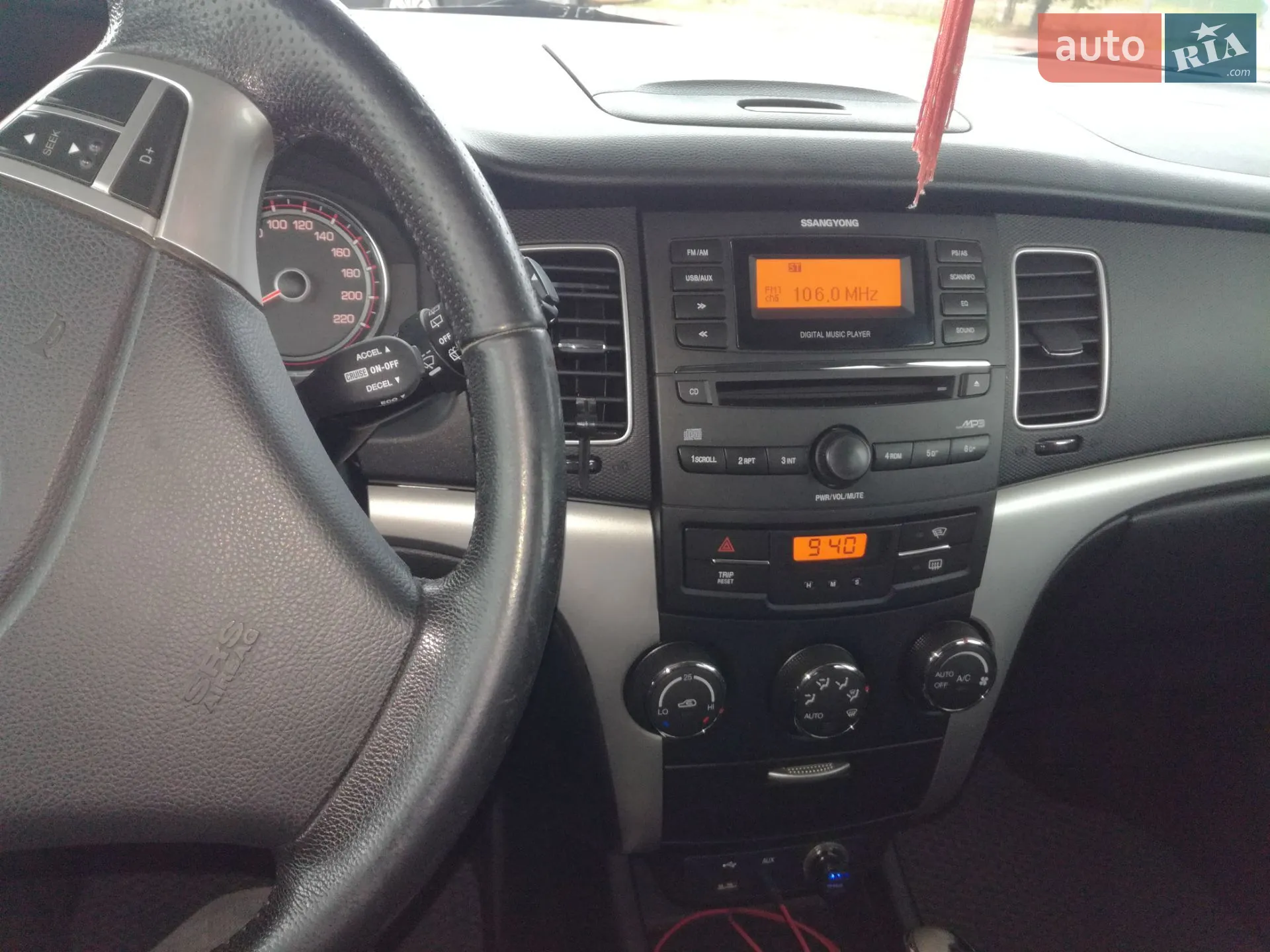 2011 SsangYong Korando - мініатюра 11