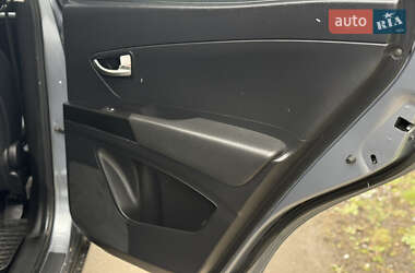 Внедорожник / Кроссовер SsangYong Korando 2013 в 