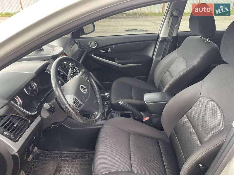 Позашляховик / Кросовер SsangYong Korando 2013 в Дніпрі