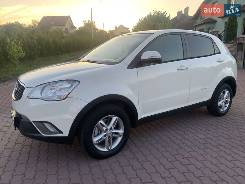 Позашляховик / Кросовер SsangYong Korando 2011 в Чернівцях