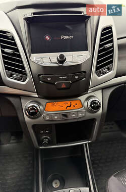 Позашляховик / Кросовер SsangYong Korando 2013 в 