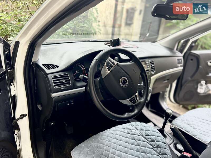 Позашляховик / Кросовер SsangYong Korando 2012 в Харкові