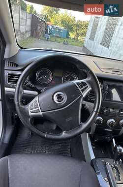 Позашляховик / Кросовер SsangYong Korando 2013 в 