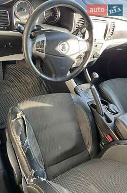 Внедорожник / Кроссовер SsangYong Korando 2012 в 