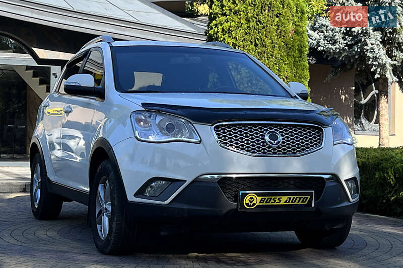 Позашляховик / Кросовер SsangYong Korando 2013 в 