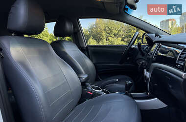 Позашляховик / Кросовер SsangYong Korando 2013 в 