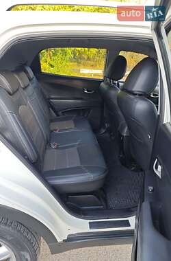 Позашляховик / Кросовер SsangYong Korando 2012 в 