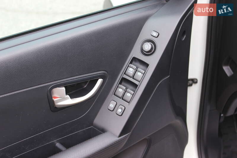 Позашляховик / Кросовер SsangYong Korando 2011 в Дніпрі