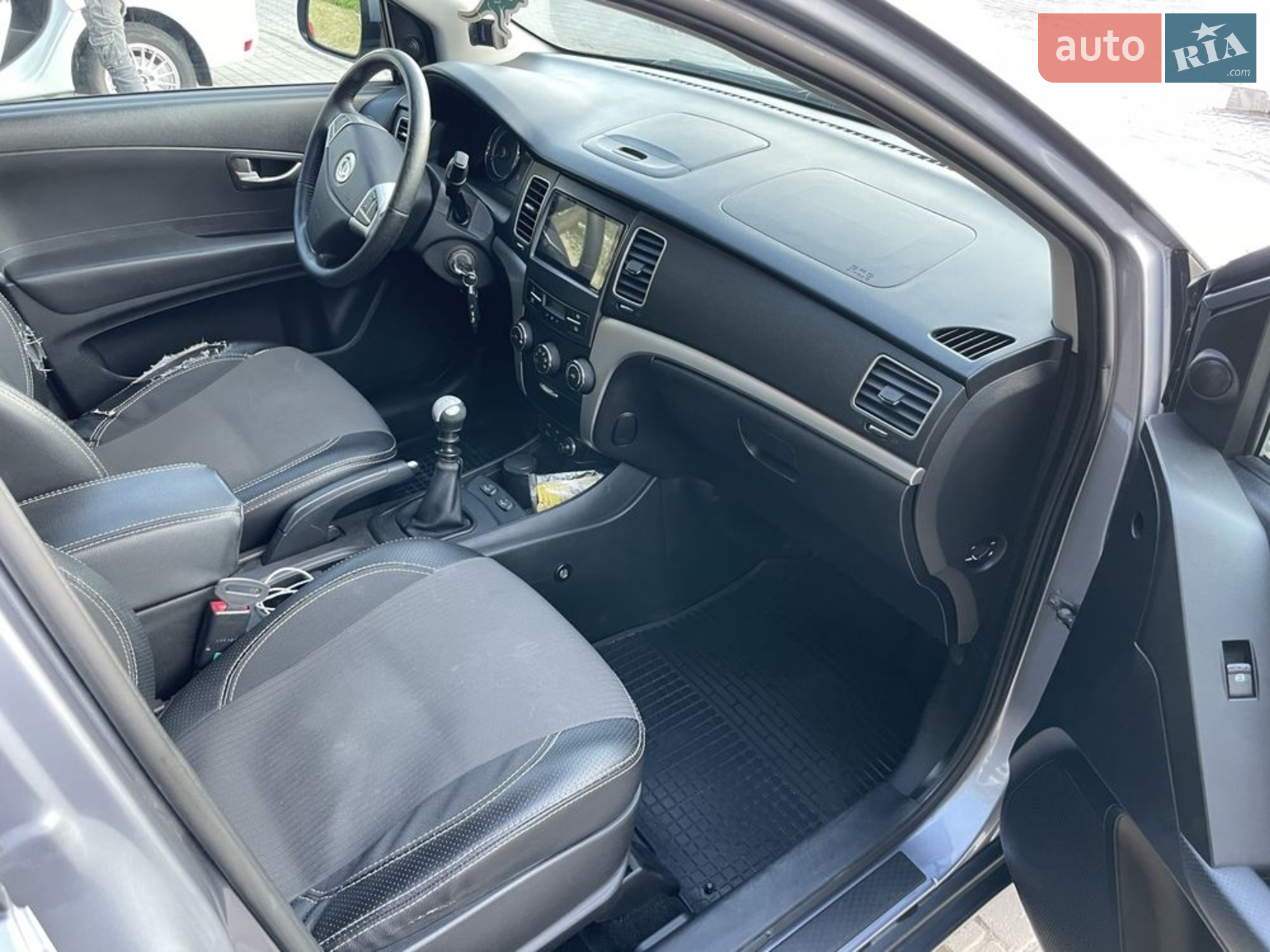 2011 SsangYong Korando - мініатюра 6