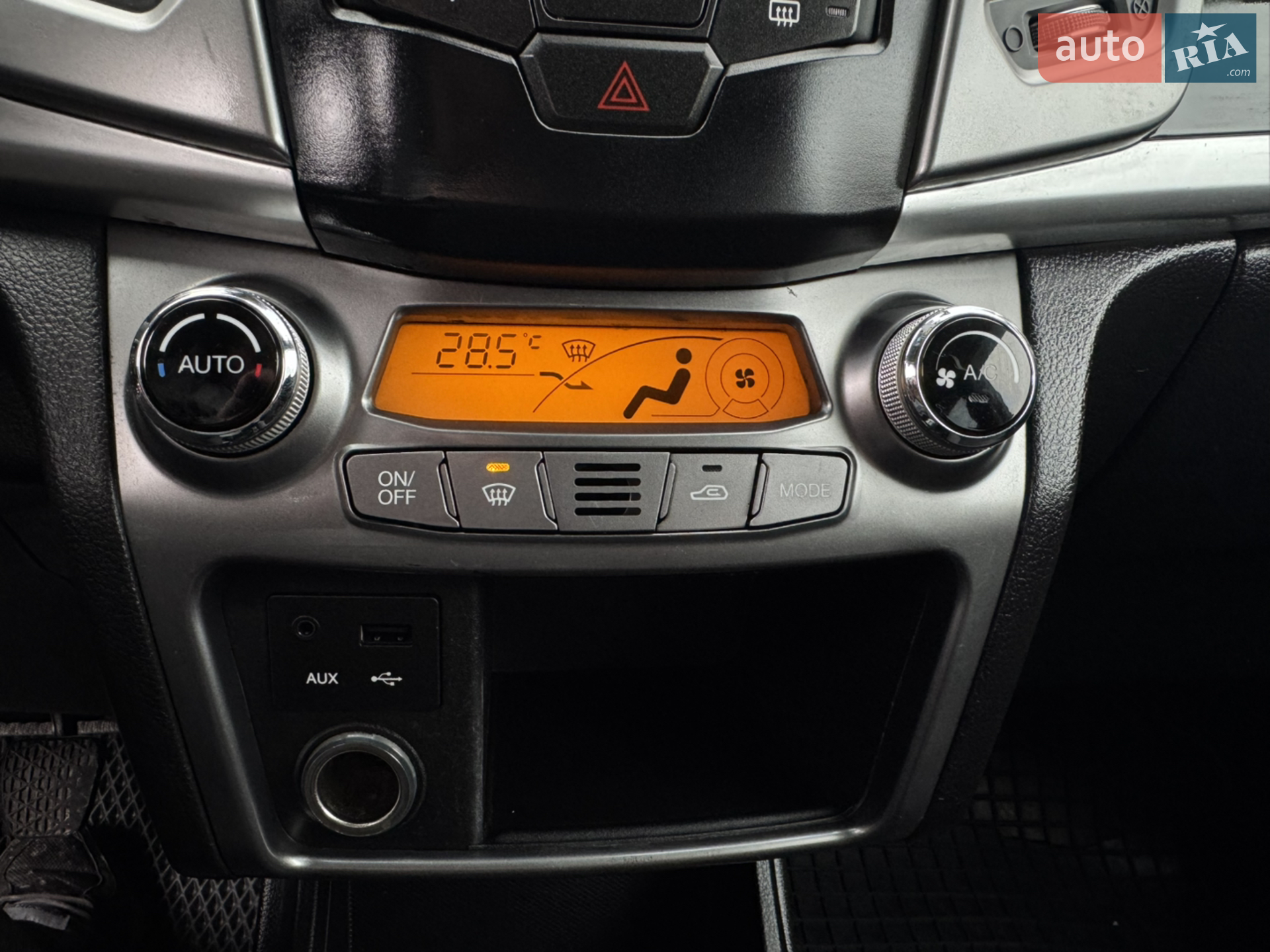 2014 SsangYong Korando - мініатюра 8