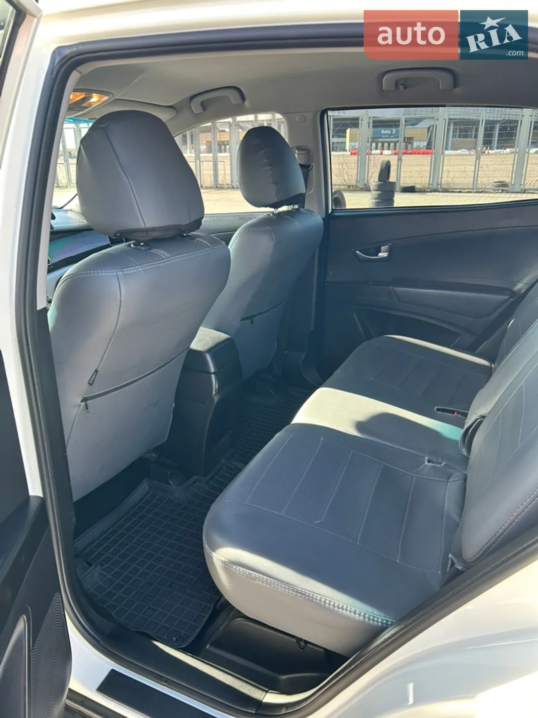 2013 SsangYong Korando - мініатюра 13