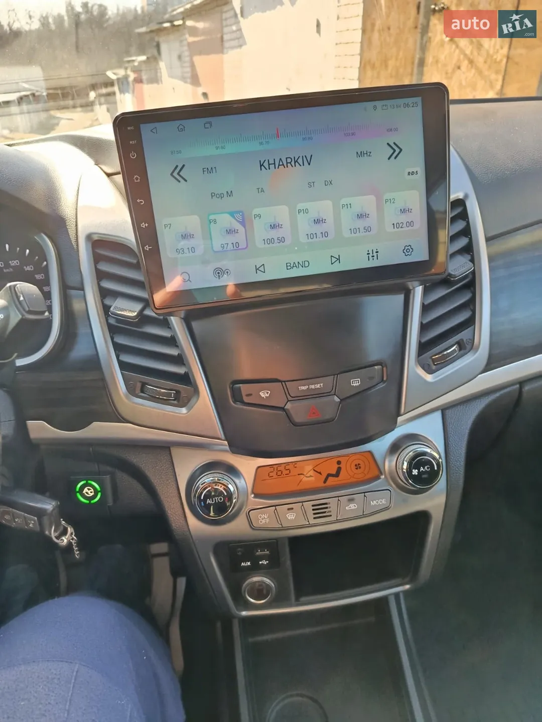2014 SsangYong Korando - мініатюра 11