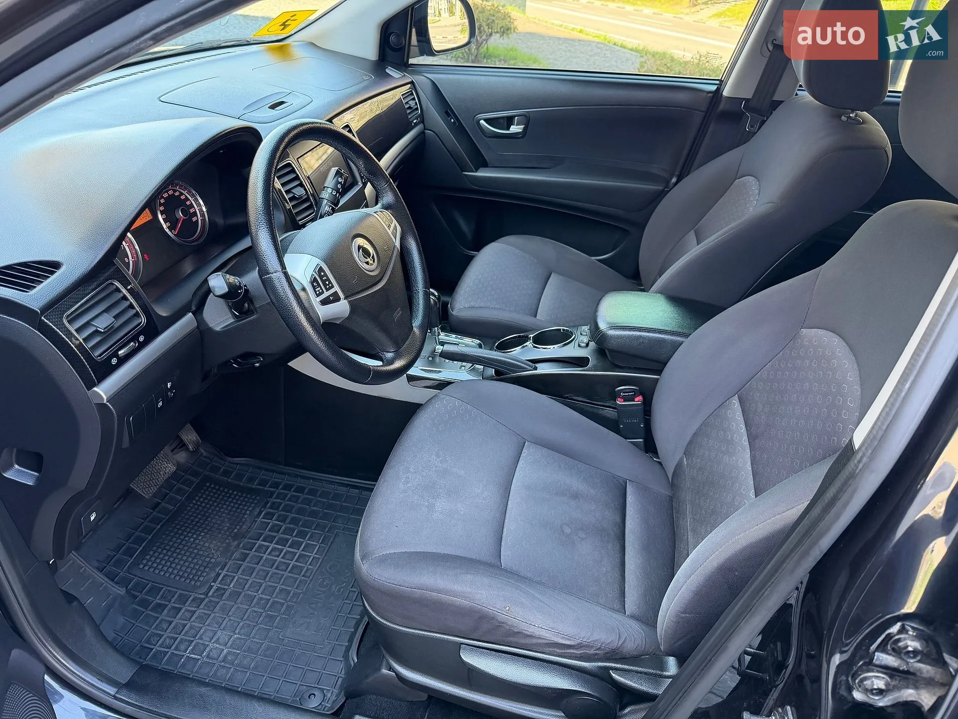 2013 SsangYong Korando - мініатюра 9