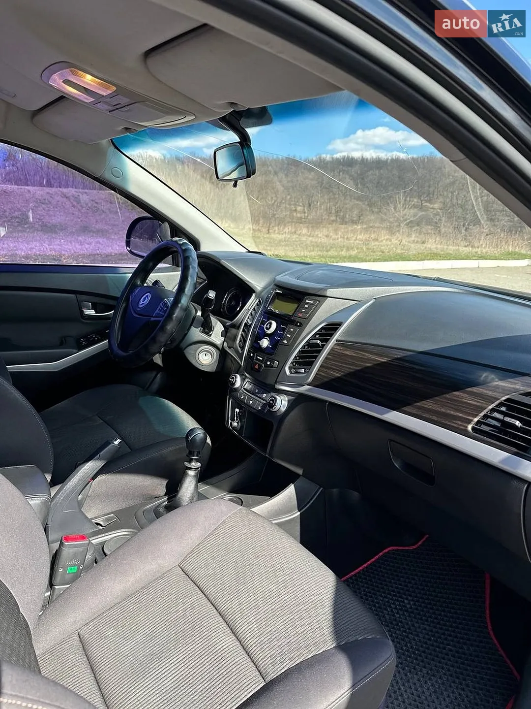 2014 SsangYong Korando - мініатюра 20