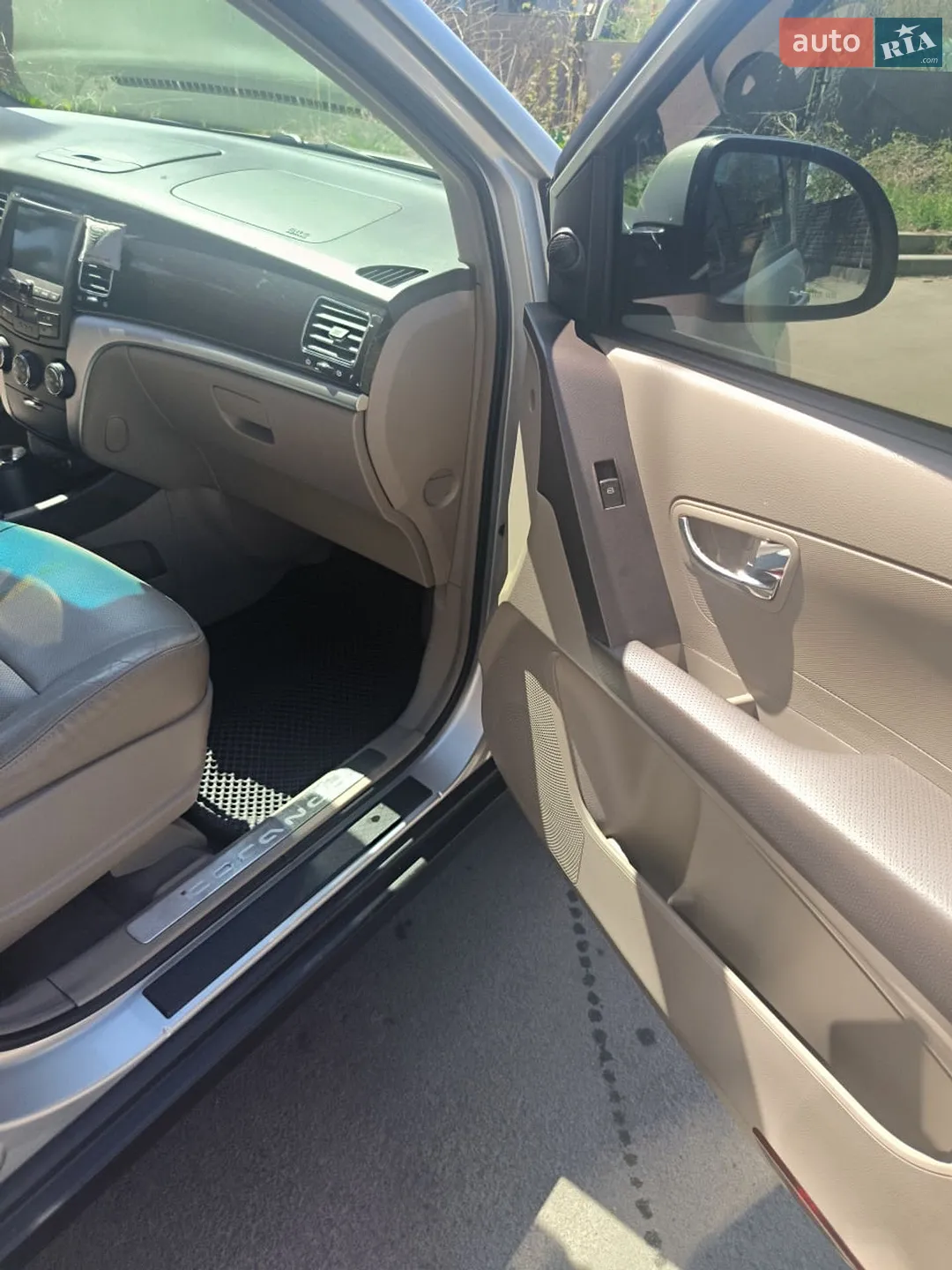 2011 SsangYong Korando - мініатюра 16