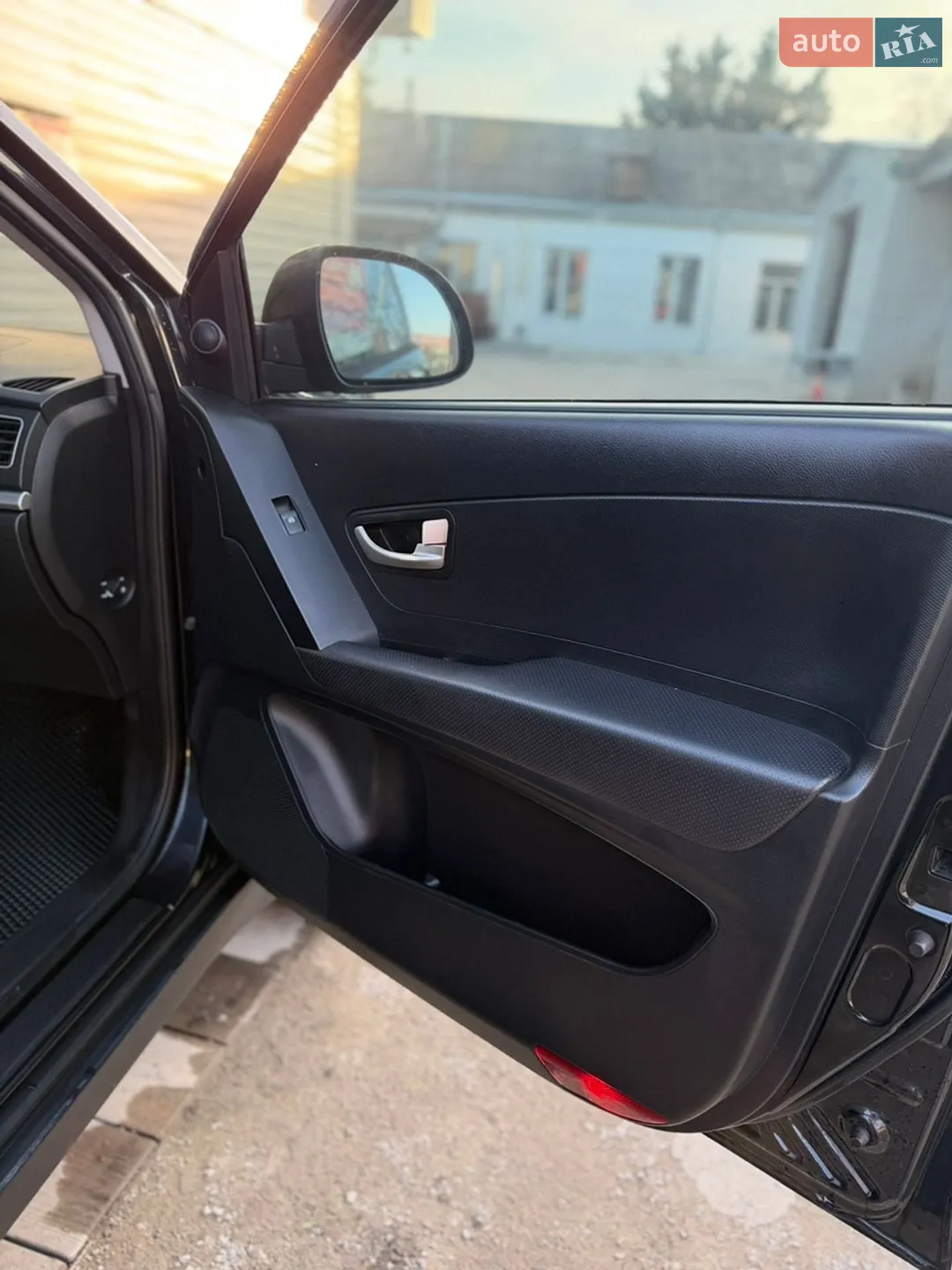 2011 SsangYong Korando - мініатюра 25