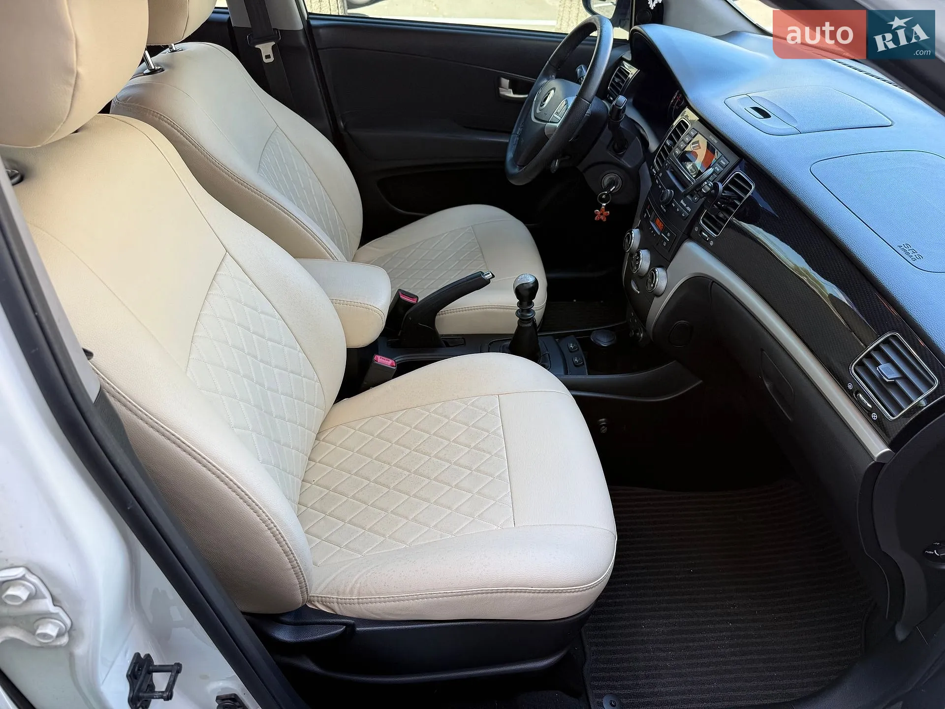 2012 SsangYong Korando - мініатюра 22