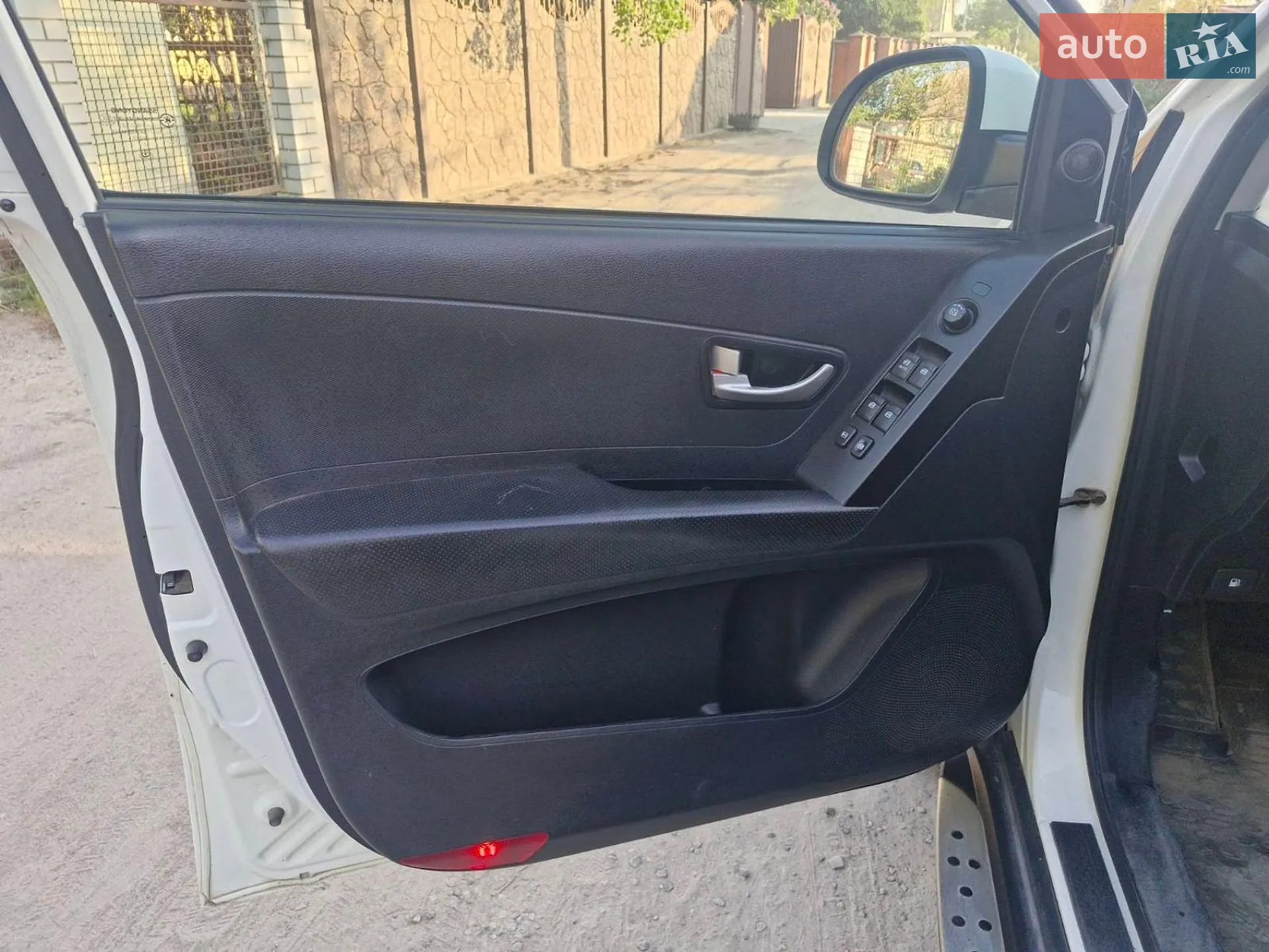 2012 SsangYong Korando - мініатюра 8