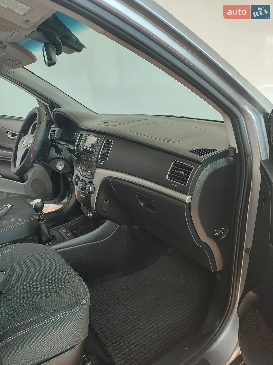 2011 SsangYong Korando - мініатюра 26
