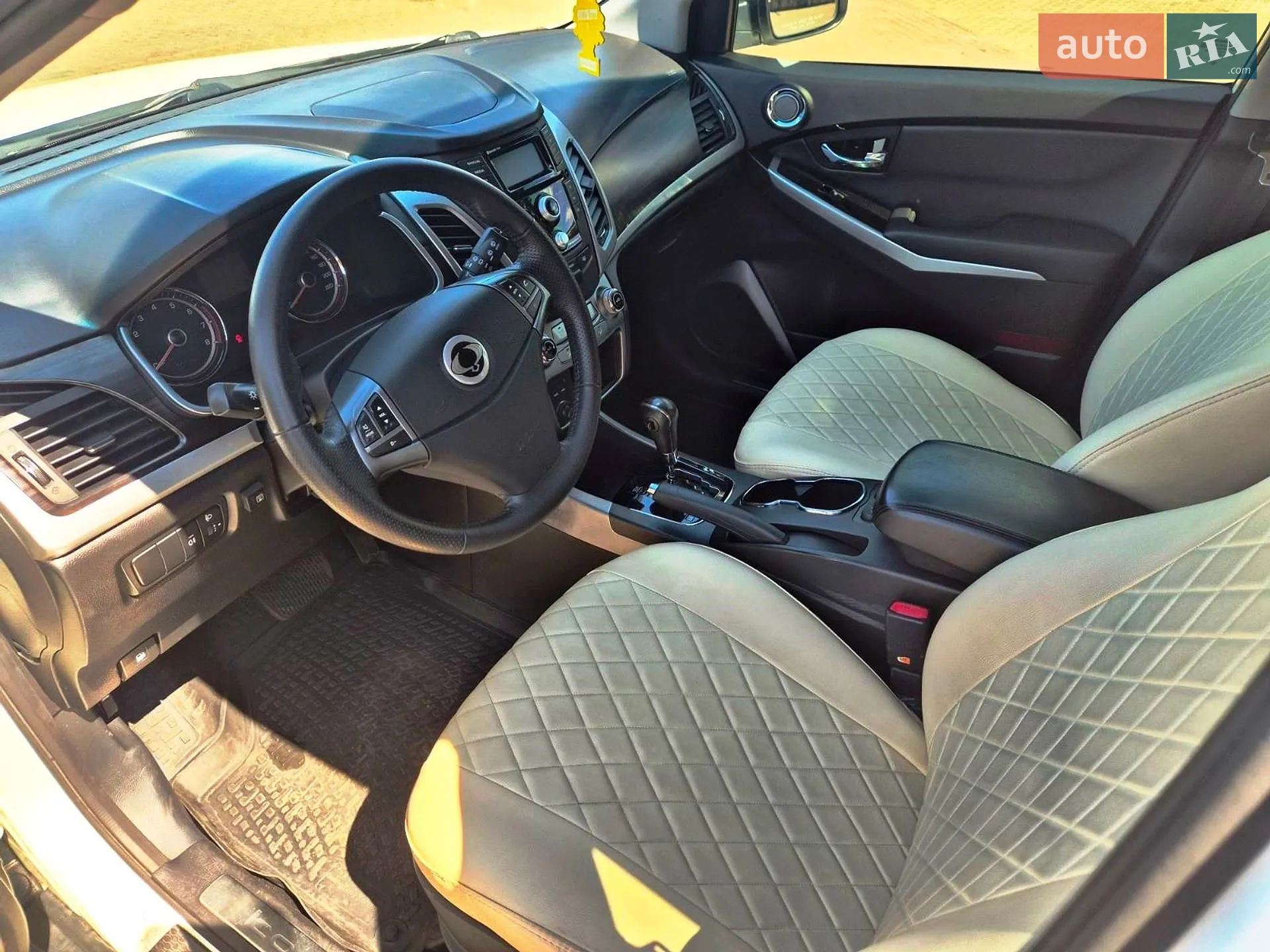 2014 SsangYong Korando - мініатюра 7