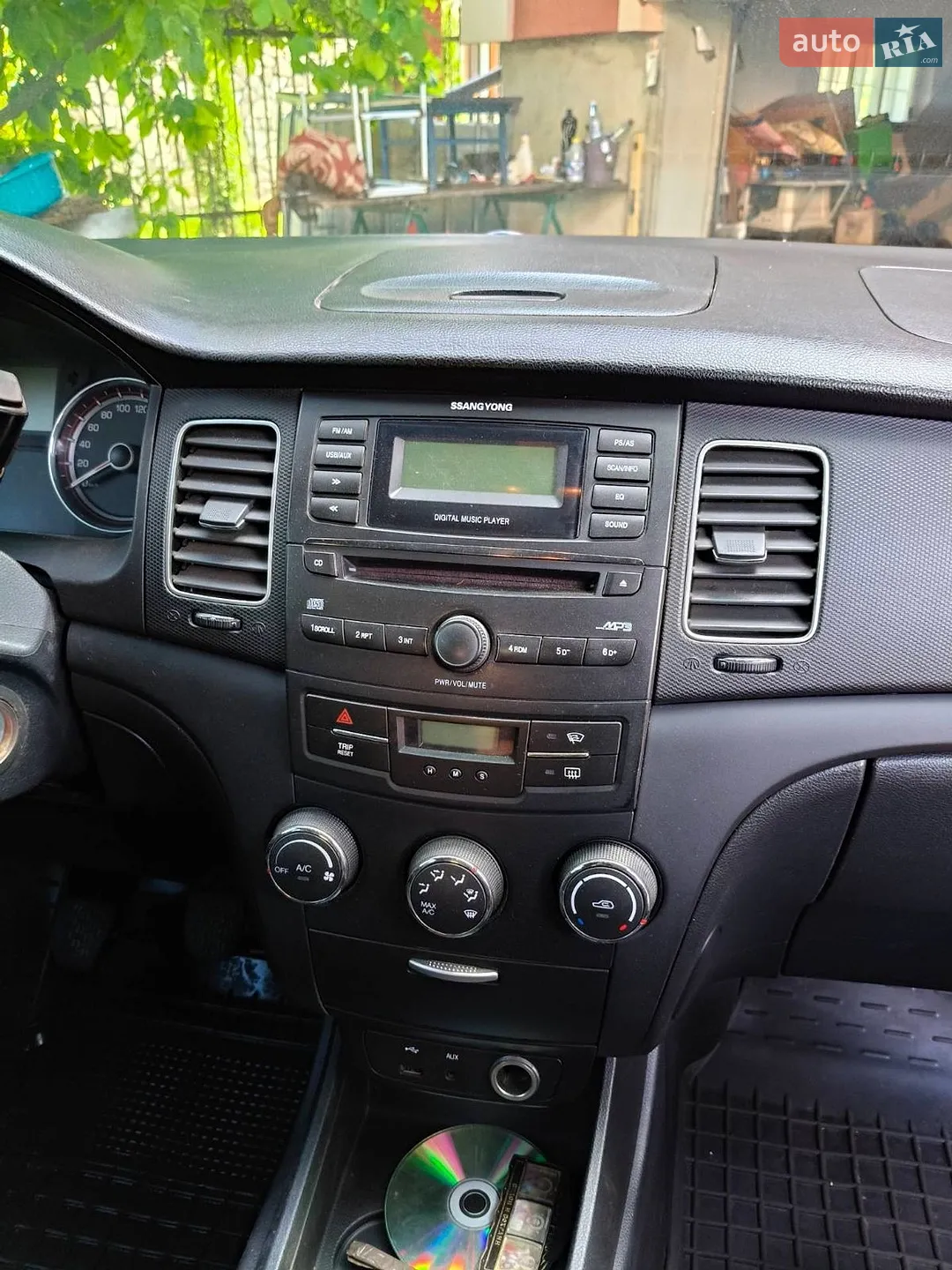 2011 SsangYong Korando - мініатюра 4