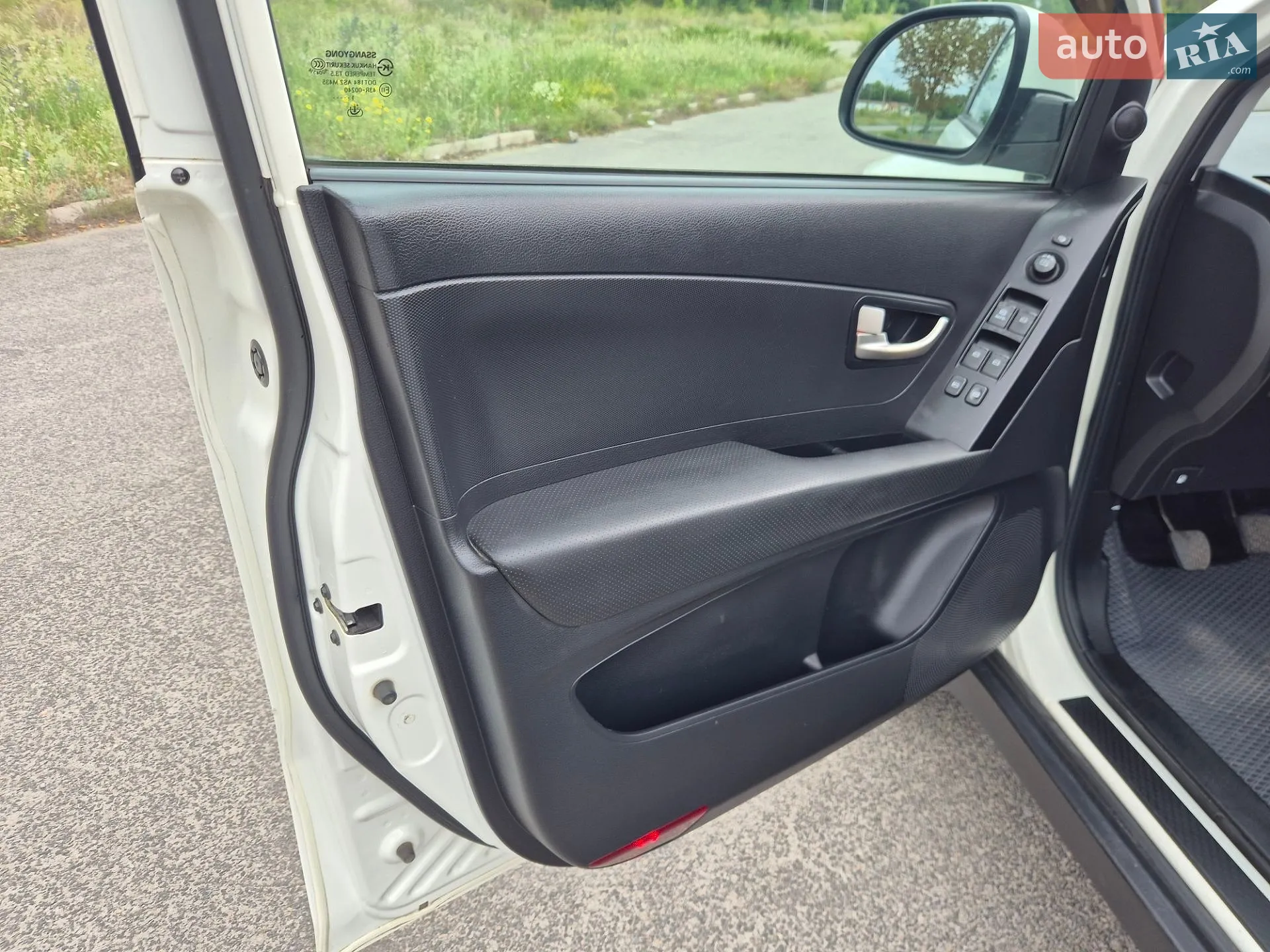 2012 SsangYong Korando - мініатюра 17