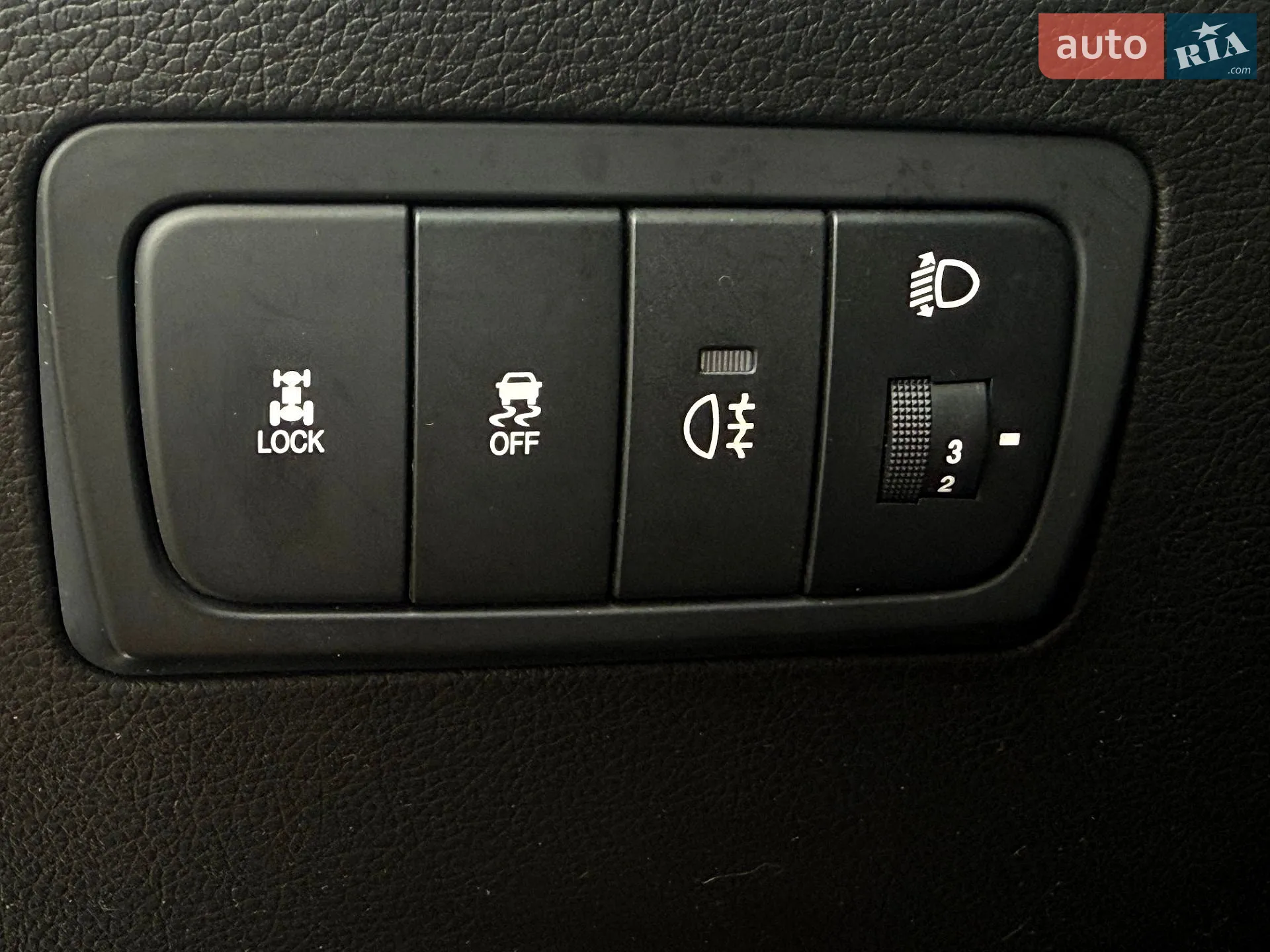 2011 SsangYong Korando - мініатюра 18