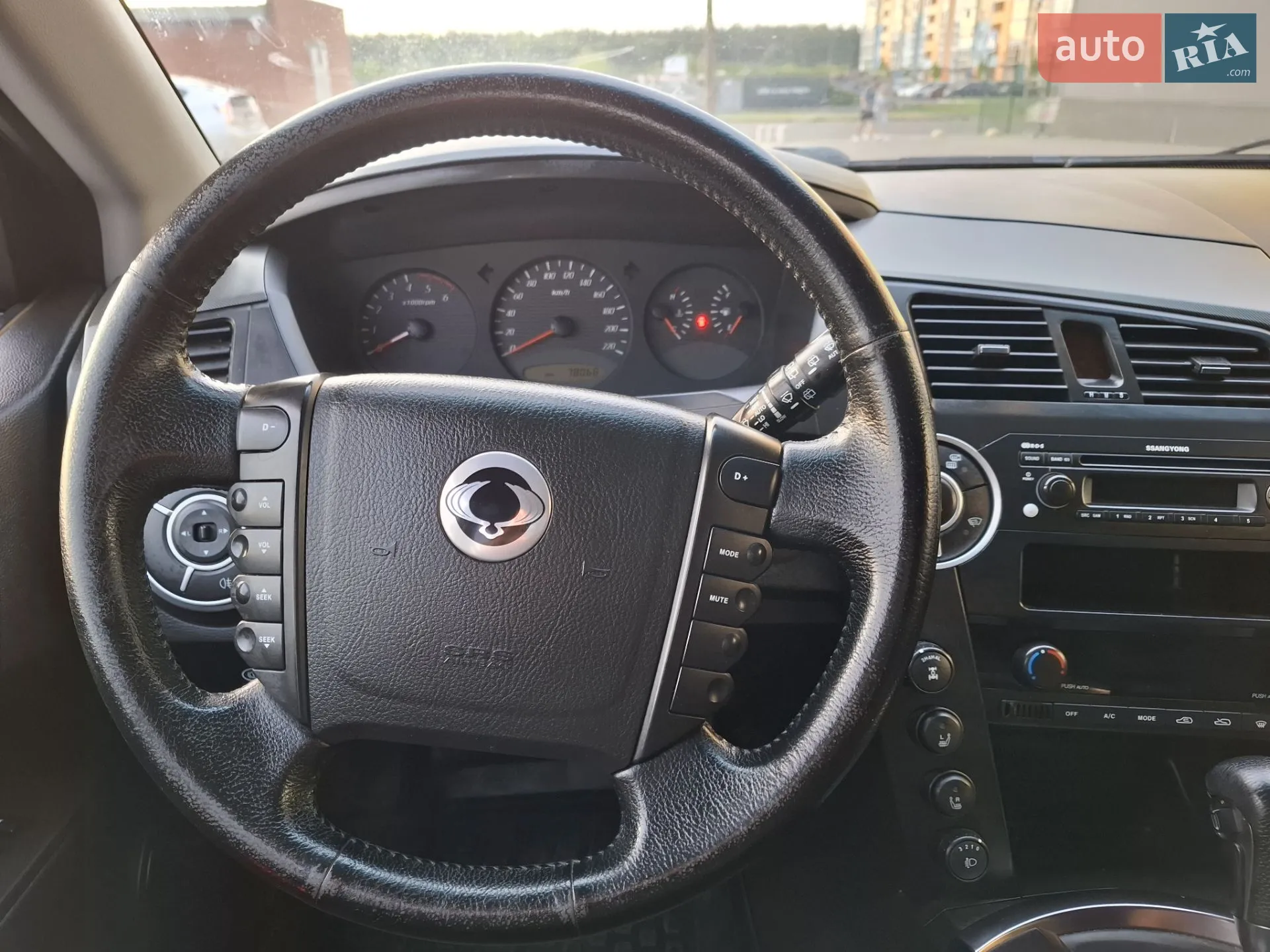 2010 SsangYong Kyron - мініатюра 8