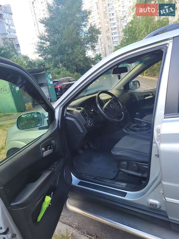 Внедорожник / Кроссовер SsangYong Kyron 2010 в Киеве