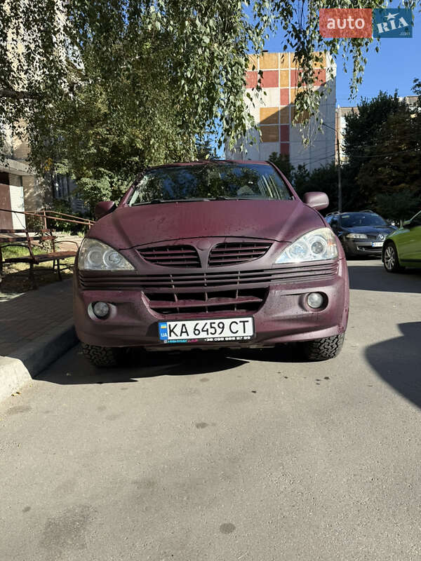 Позашляховик / Кросовер SsangYong Kyron 2010 в 
