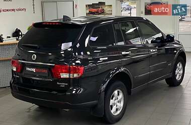 Позашляховик / Кросовер SsangYong Kyron 2010 в 