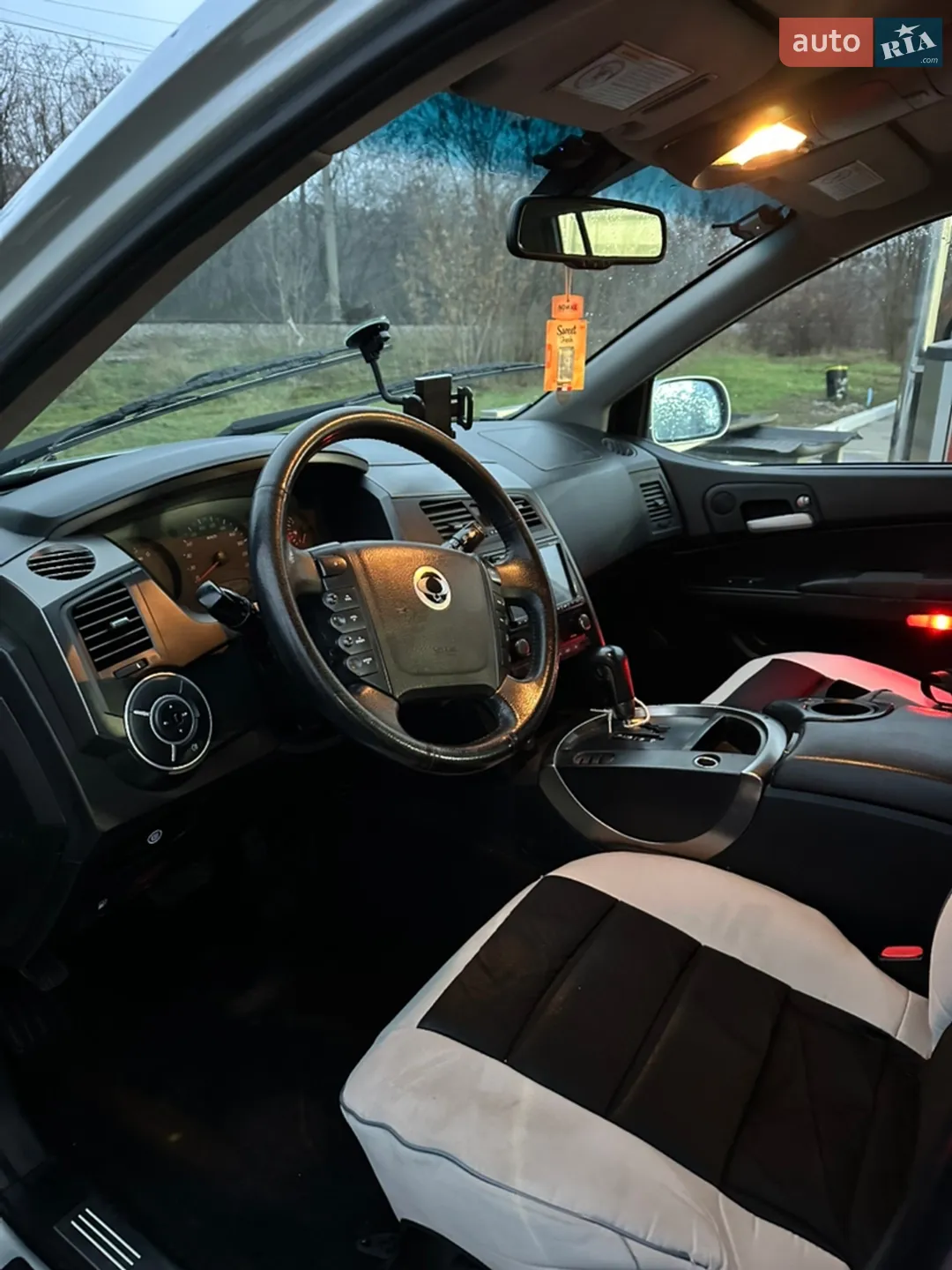2010 SsangYong Kyron - мініатюра 11