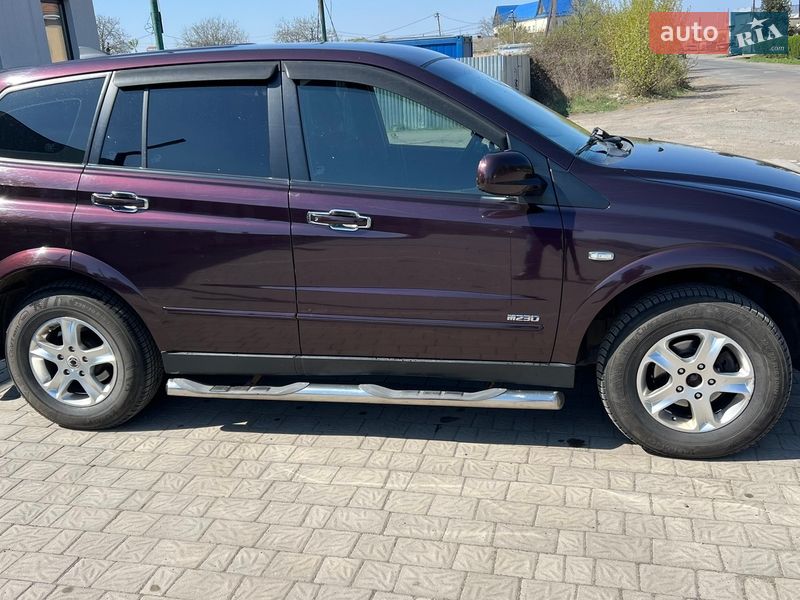 Внедорожник / Кроссовер SsangYong Kyron 2010 в Ужгороде