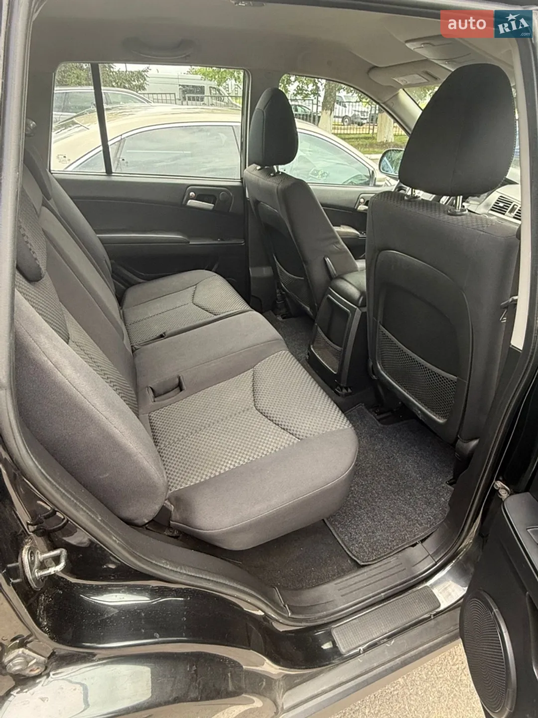 2010 SsangYong Kyron - мініатюра 12