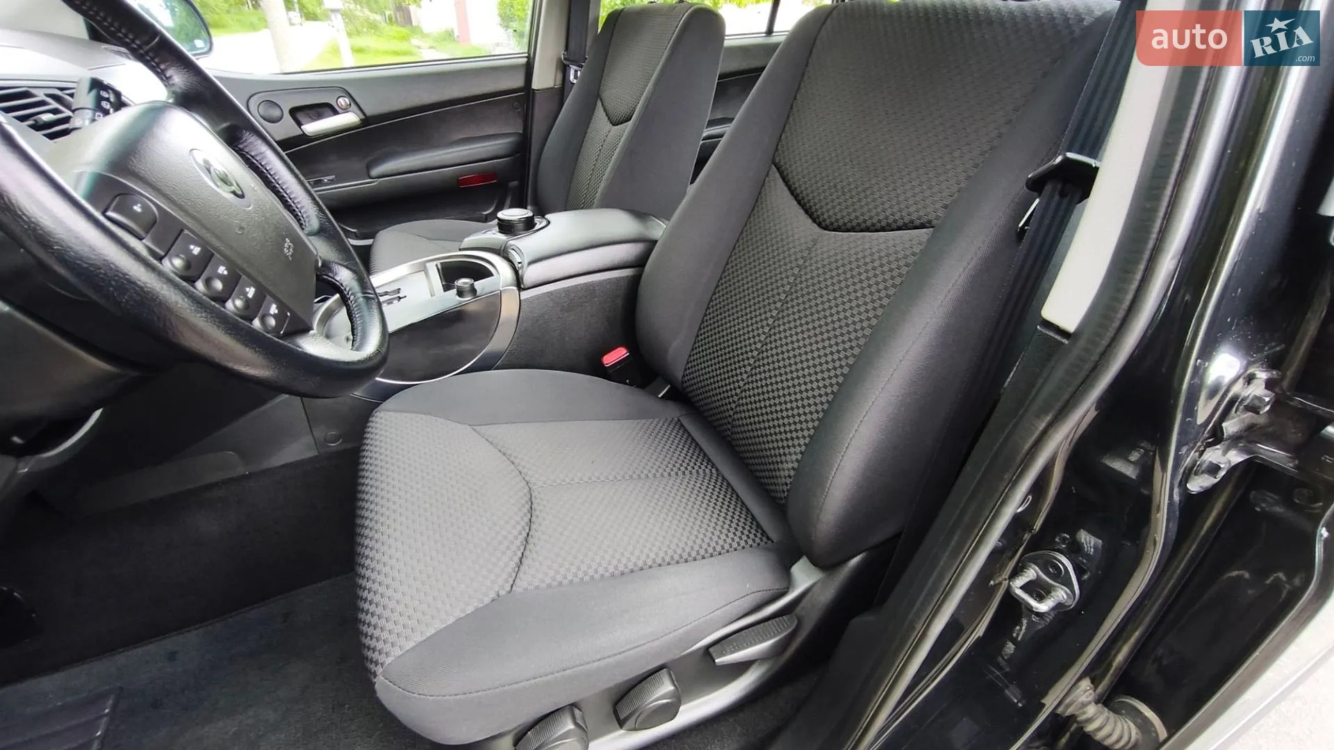 2010 SsangYong Kyron - мініатюра 27