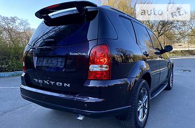 Позашляховик / Кросовер SsangYong Rexton 2010 в 