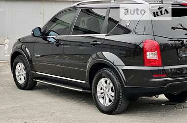 Позашляховик / Кросовер SsangYong Rexton 2014 в 