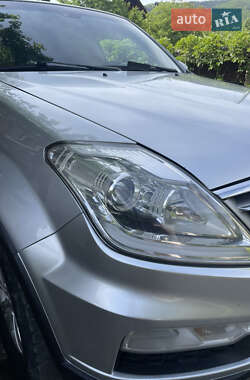 Внедорожник / Кроссовер SsangYong Rexton 2013 в 