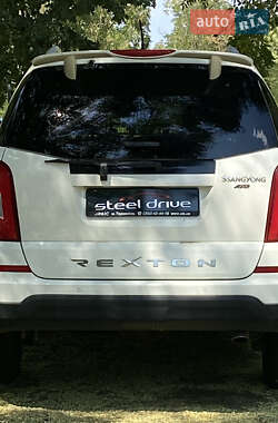 Внедорожник / Кроссовер SsangYong Rexton 2014 в 