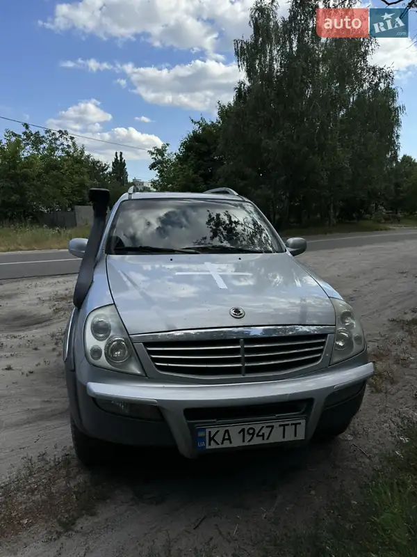 Внедорожник / Кроссовер SsangYong Rexton 2005 в 